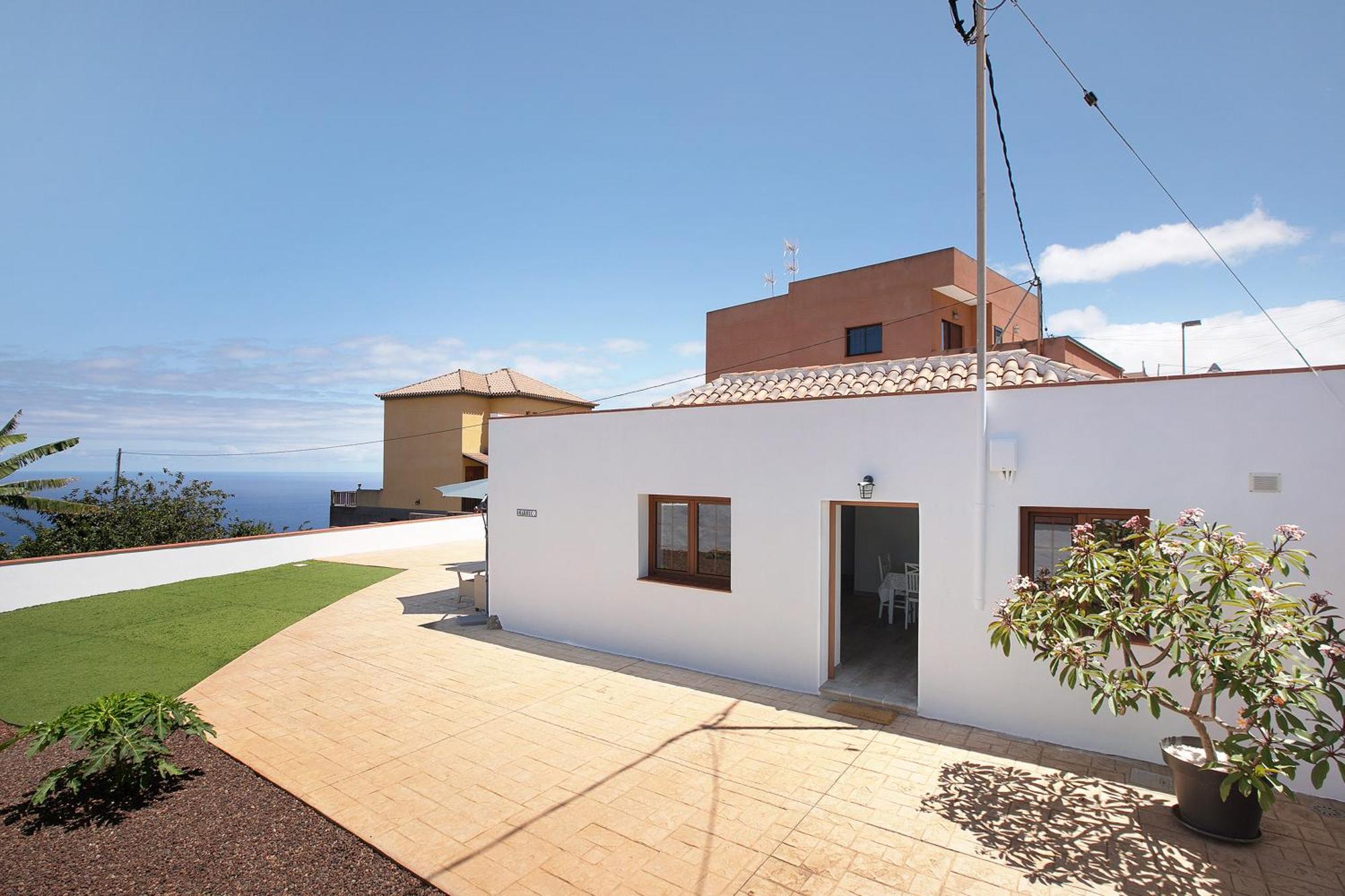 Casa Marhec Holiday home *